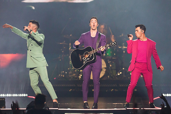 100619_HONDA_CENTER_0183