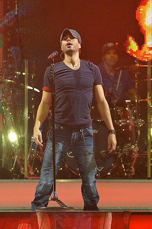081112_HONDA_CENTER_0039