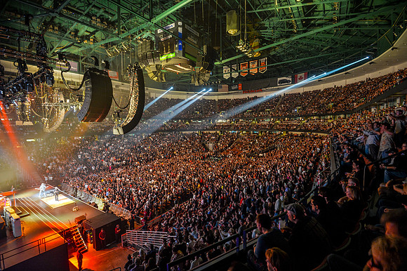 061212_HONDA_CENTER_0232