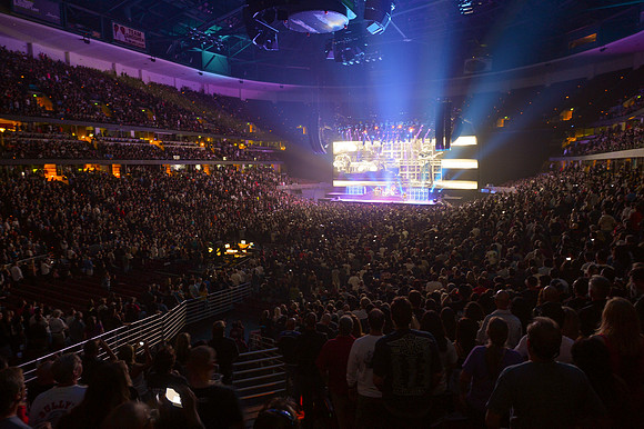 061212_HONDA_CENTER_0215