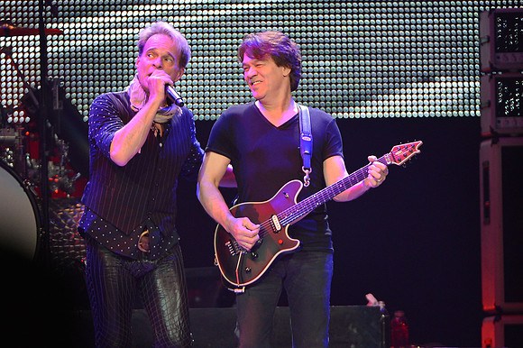 061212_HONDA_CENTER_0155
