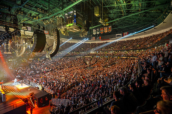 061212_HONDA_CENTER_0234