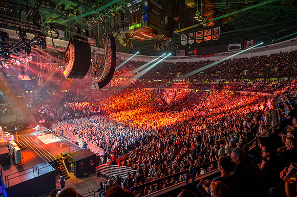 061212_HONDA_CENTER_0231