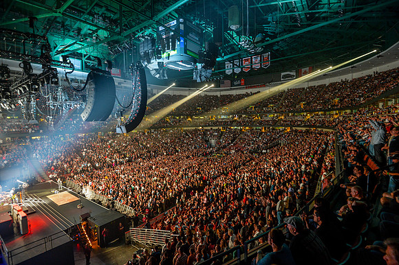 061212_HONDA_CENTER_0239