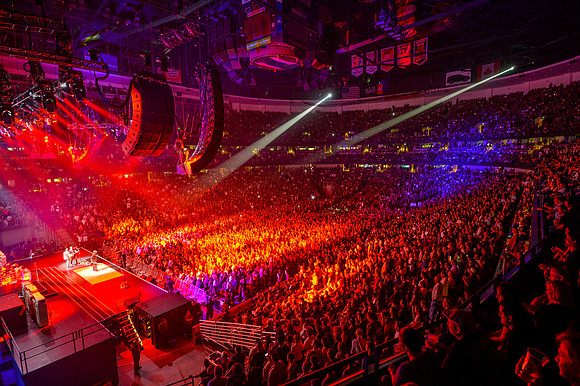 061212_HONDA_CENTER_0229