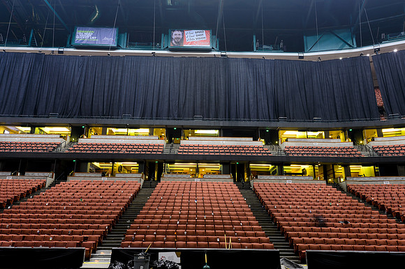 111412_HONDA_CENTER_9011