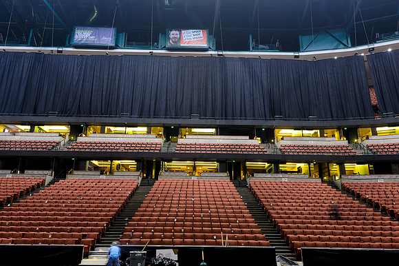 111412_HONDA_CENTER_9012