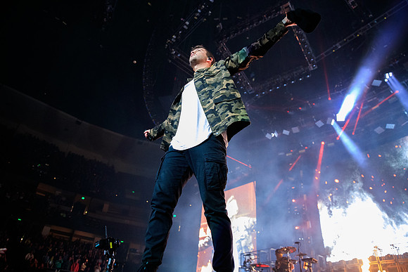 110219_HONDA_CENTER_0180