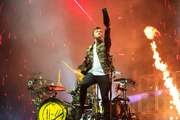 110219_HONDA_CENTER_0185