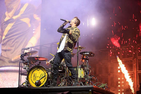 110219_HONDA_CENTER_0200