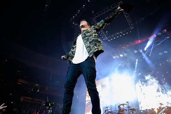 110219_HONDA_CENTER_0181