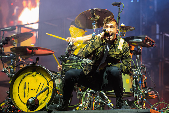 110219_HONDA_CENTER_0194