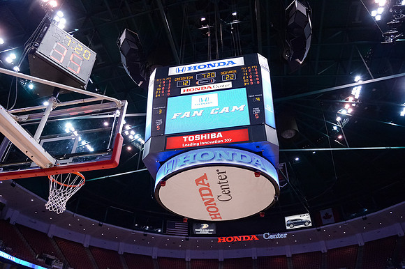 120113_HONDA_CENTER_0200