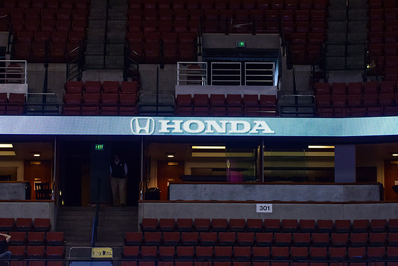 120113_HONDA_CENTER_0063