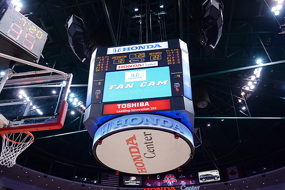 120113_HONDA_CENTER_0197