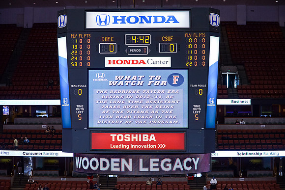 120113_HONDA_CENTER_0102