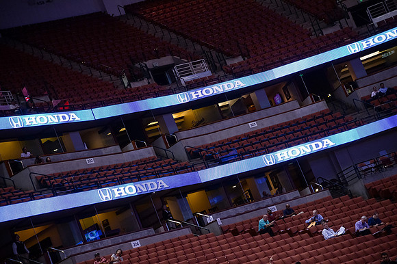 120113_HONDA_CENTER_0058