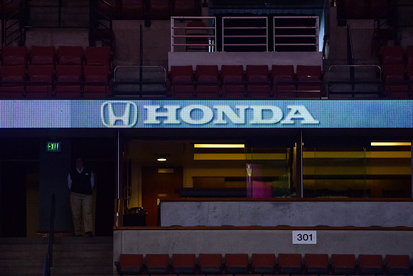 120113_HONDA_CENTER_0062