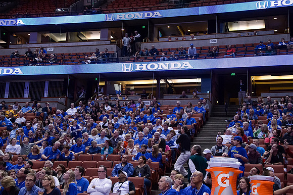 120113_HONDA_CENTER_0202