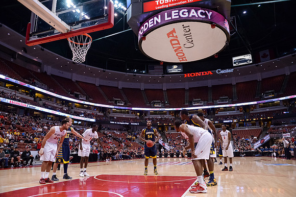 120113_HONDA_CENTER_0324