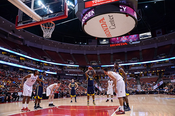 120113_HONDA_CENTER_0334