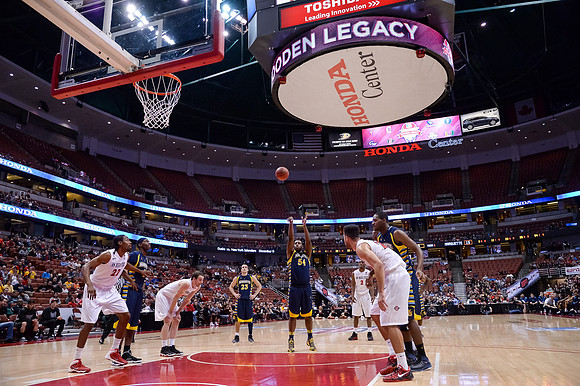 120113_HONDA_CENTER_0335