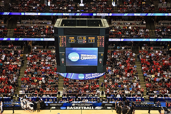 032611_Honda_Center_0115
