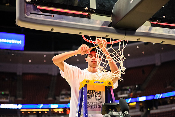 032611_Honda_Center_0306