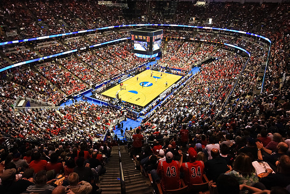 032611_Honda_Center_0137