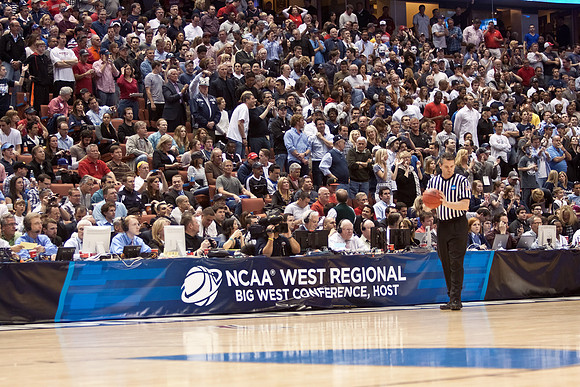 032611_Honda_Center_0024