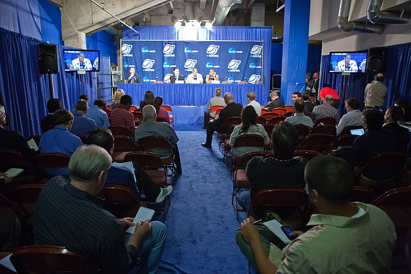 032611_Honda_Center_0322