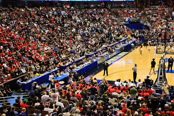 032611_Honda_Center_0157
