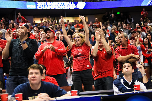 032611_Honda_Center_0170