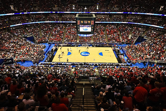 032611_Honda_Center_0120