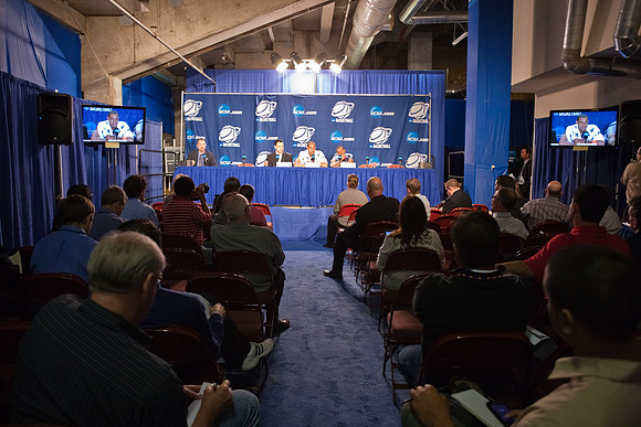 032611_Honda_Center_0312