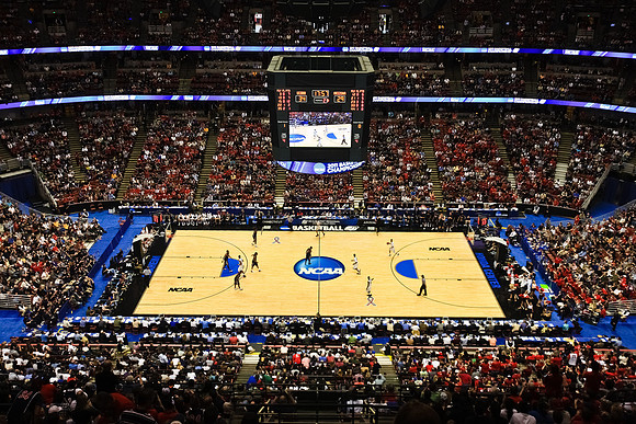 032611_Honda_Center_0112