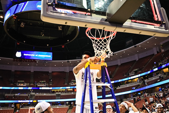 032611_Honda_Center_0305
