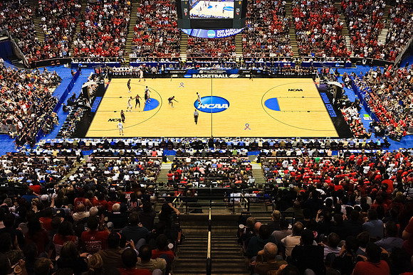 032611_Honda_Center_0124