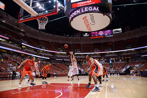 120113_HONDA_CENTER_0167