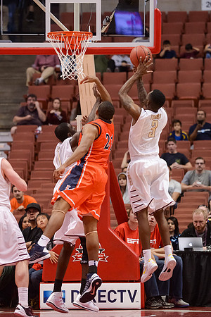 120113_HONDA_CENTER_0159
