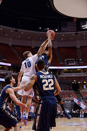 120113_HONDA_CENTER_0237