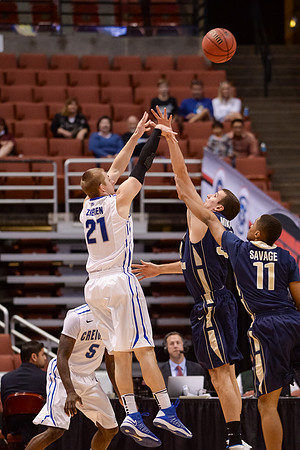 120113_HONDA_CENTER_0204