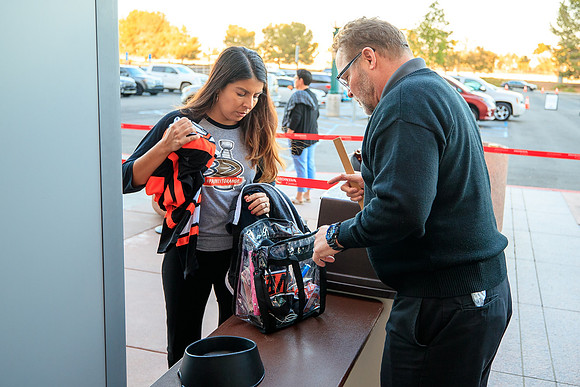 100319_ANAHEIM_DUCKS_0164