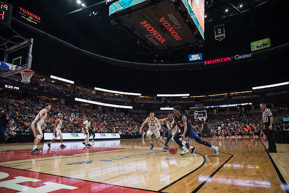 031018_HONDA_CENTER_JL_0049