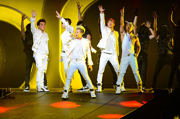 110212_HONDA_CENTER_0111