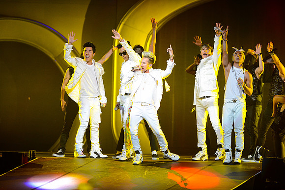 110212_HONDA_CENTER_0133