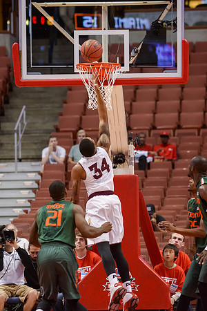 120113_HONDA_CENTER_0043