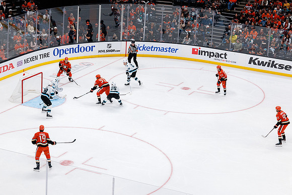 101624_ANAHEIM_DUCKS_0708