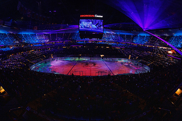 101624_ANAHEIM_DUCKS_0825