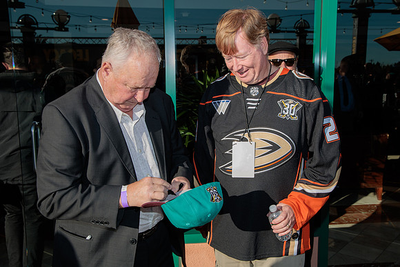 010724_ANAHEIM_DUCKS_0012